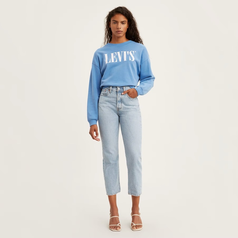 Levi’s Wedgie Straight Light Wash Size 27